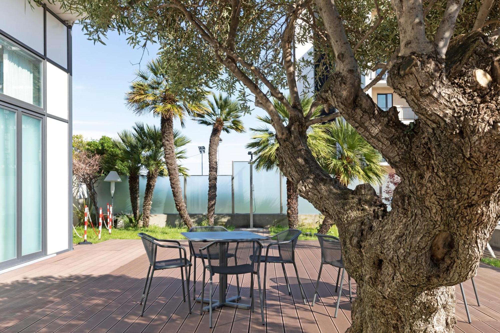 B&B Hotel Savona Exterior foto